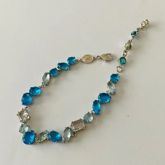 New in Box $249 Swarovski Gema Blue Clear Color Crystals Silver Tone Bracelet - Picture 2 of 8